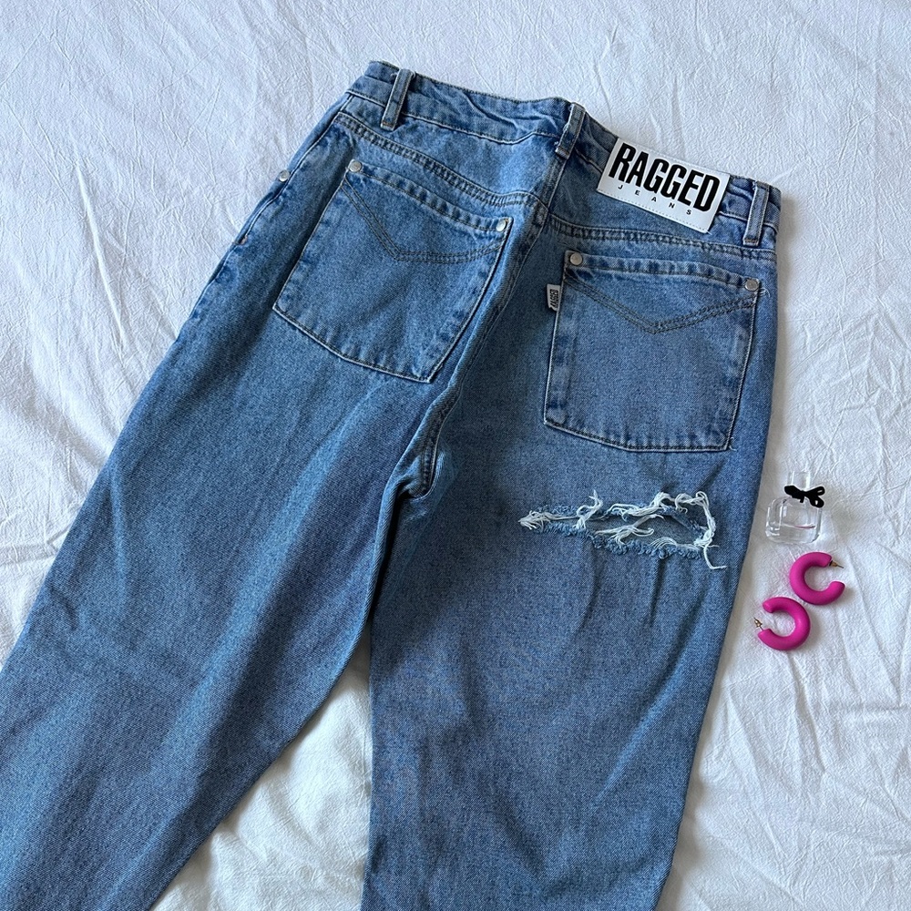 Princess polly RAGGED JEANS in amazing condition, very stylish touches.